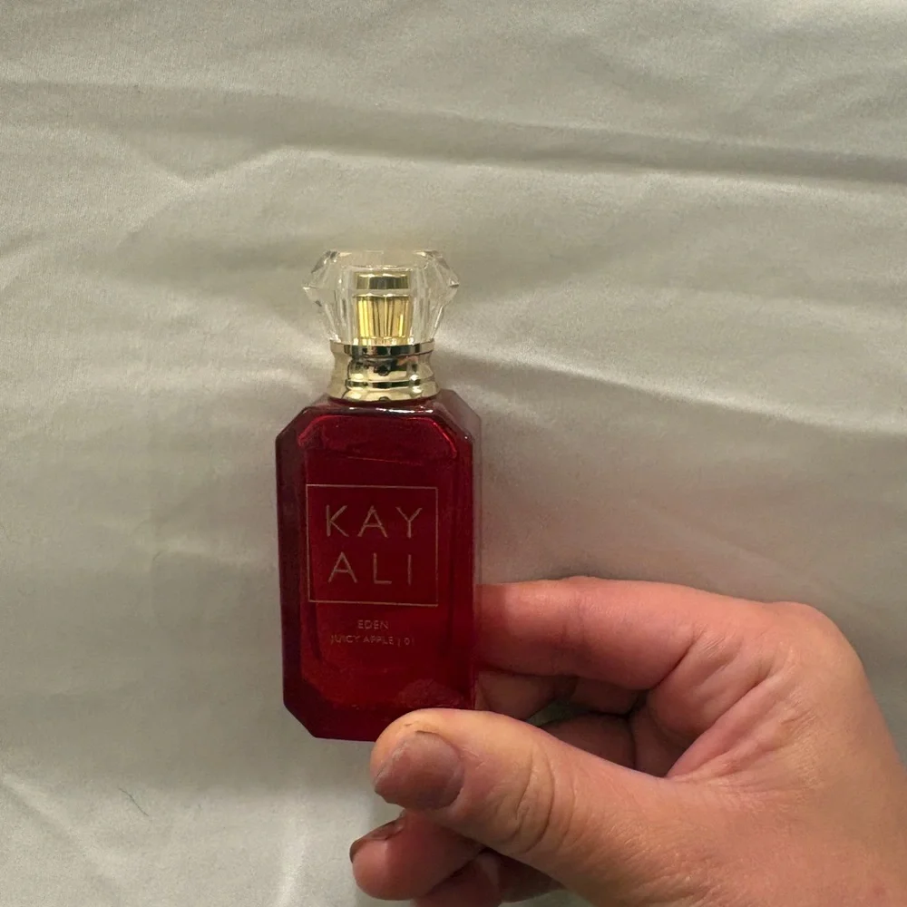 Kayali Perfume Set - Picture 2 of 3